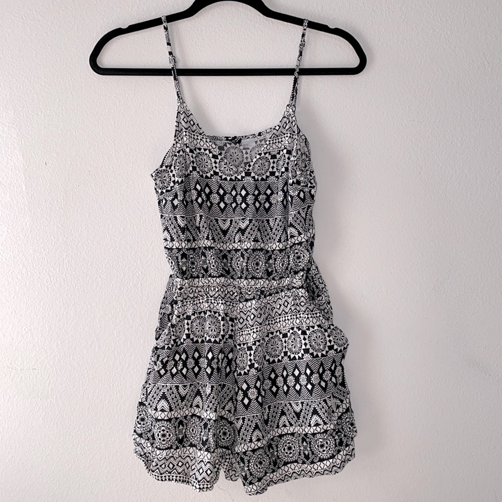 Divided- romper with pockets